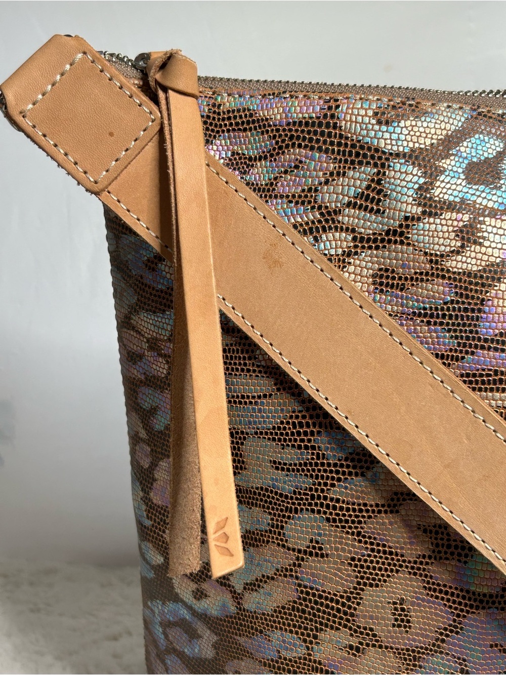 Consuela Iris Hobo - Picture 8 of 14